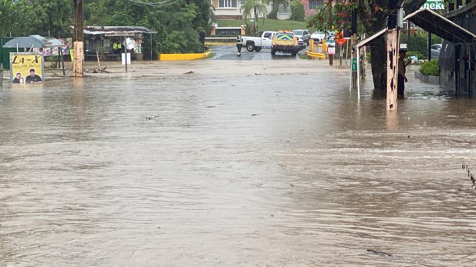 Inundación en Garden Hills, en Guaynabo.