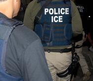 Foto de archivo de agentes del Servicio de Inmigración y Control de Aduanas (ICE, por sus siglas en inglés).
