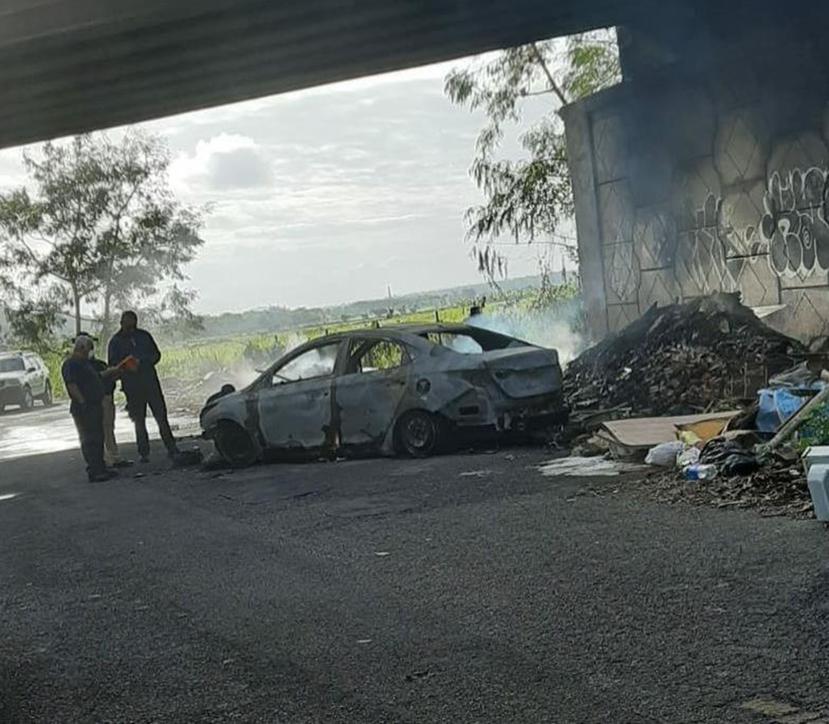 El vehículo con los cuerpos calcinados de Serena Angelique Velázquez y Layla Peláez Sánchez fue hallado debajo de un puente en Humacao el pasado 22 de abril. (Suministrada)