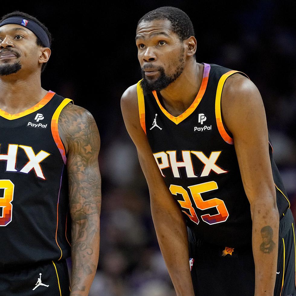 Bradley Beal y Kevin Durant no esconden su frustración tras la eventual eliminación de los Suns.