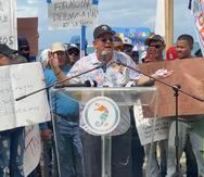 Manifestación para apoyar expresiones del alcalde de Dorado, Carlos López, quien asegura que no hay restricciones para el acceso a las playas en ese municipio.