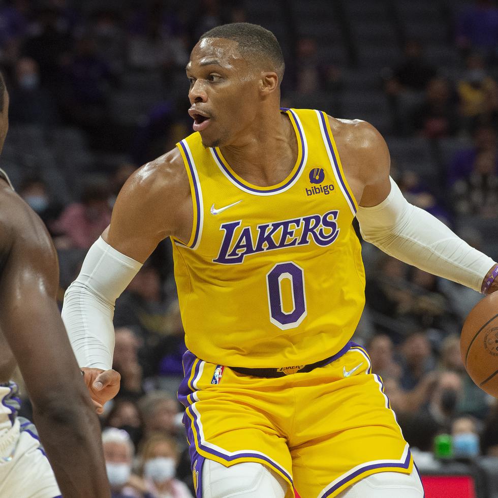 Russell Westbrook jugará para un cuarto equipo en su carrera de la NBA ahora con el uniforme de los Lakers.