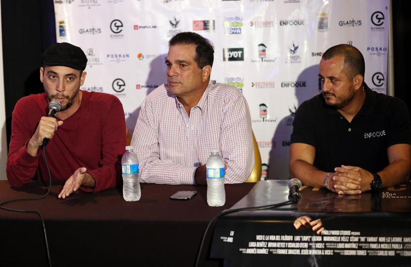 Desde la izquierda: el director del filme de Vico C, Transfor Ortiz; el productor  Carlos Nido y el director de Enfoque, Léster Rivé, durante la conferencia de prensa celebrada ayer para ofrecer detalles del evento.