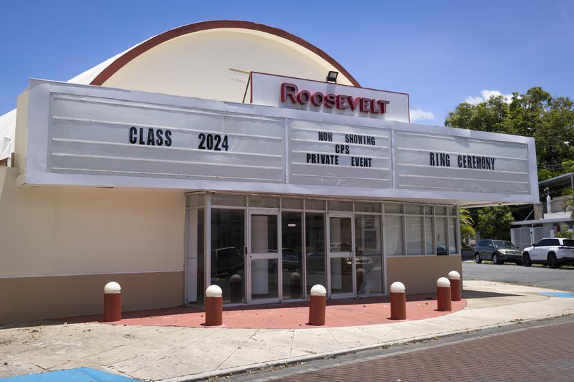 El espacio se renombró a Comets Roosevelt Theater, en alusión a la mascota del colegio, los Cometas de Commonwealth-Parkville School