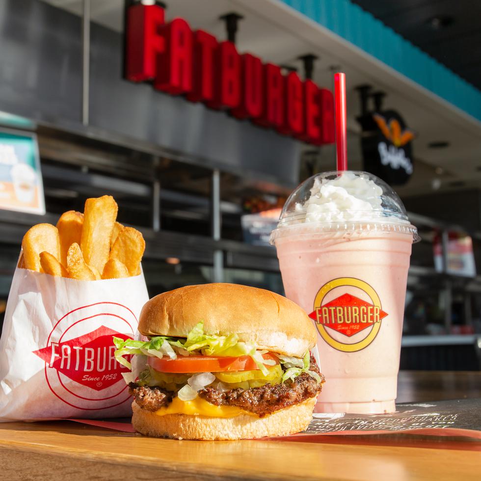 La cadena de hamburguesas Fatburger se fundó hace 70 años y hoy existen más de 200 restaurantes en varios países.