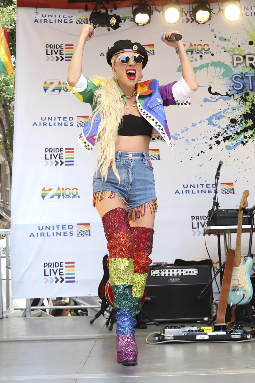 Lady Gaga participó en la marcha del orgullo gay celebrada en Estados Unidos por el 50 aniversario de los disturbios de Stonewall. (Foto: AP)