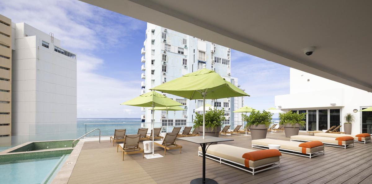 Casa Costera Apartments abrió sus puertas a finales de 2023 y está localizado en Isla Verde.