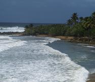 El oleaje está de 4 a 6 pies en el océano Atlántico y de 2 a 4 pies en aguas del mar Caribe.