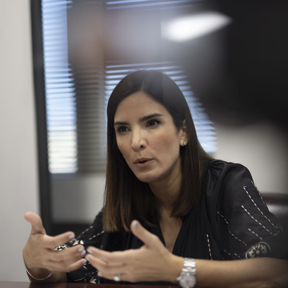 The Commissioner of Financial Institutions, Natalia Zequeira Díaz, informed that the IUBank transaction must be completed on or before July 31.