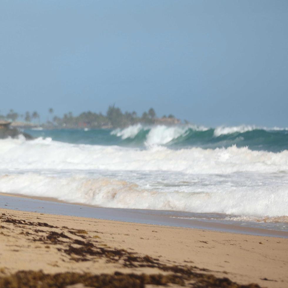 El Servicio Nacional de Meteorlogía recomendó al público a mantenerse fuera de las aguas costeras al norte de Puerto Rico debido a las peligrosas condiciones en el mar que se extenderán hasta el fin de semana.