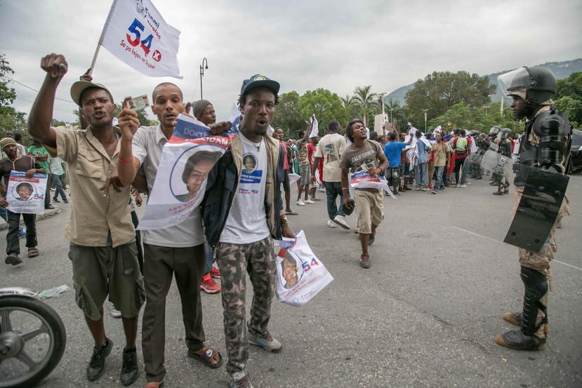 Si ninguno de los candidatos presidenciales obtiene el 50% más un voto los haitianos volverán a las urnas el 29 de enero de 2017. (EFE)