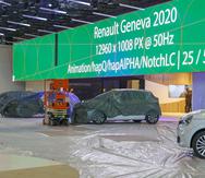 Vista del lugar donde se ultimaban los preparativos para la 90na Feria Internacional del Motor de Ginebra, GIMS, en Palexpo, Ginebra, Suiza, el 28 de febrero de 2020. (Salvatore di Nolfi/Keystone via AP)