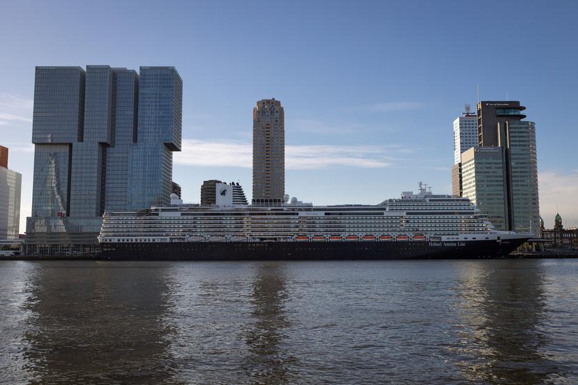 El nuevo Rotterdam tiene capacidad para 2,668 personas y al igual que todos los de la flota, se caracteriza por su alto nivel gastronómico.