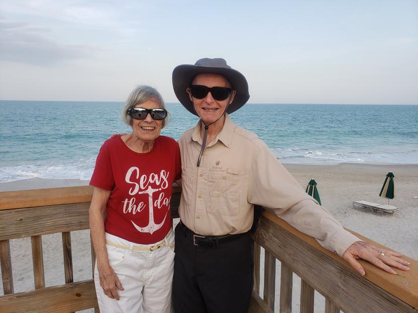 La autora, Georgina junto su esposo, Humberto Cruz, en Vero Beach.