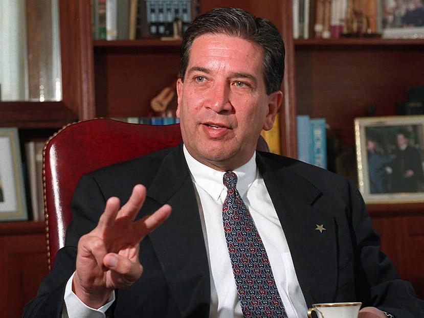 Pedro Rosselló González (PNP): En sus dos cuatrienios (1993-2000), añadió a la deuda $12,824 millones, equivalentes hoy día a $25,284 millones. 
