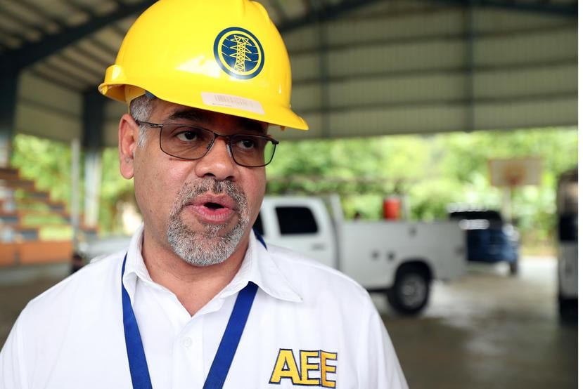 Justo González, jefe interino de la AEE, dijo que se evalúa la posibilidad de instalar  microrredes de energía renovable en Culebra y Vieques. (GFR Media)