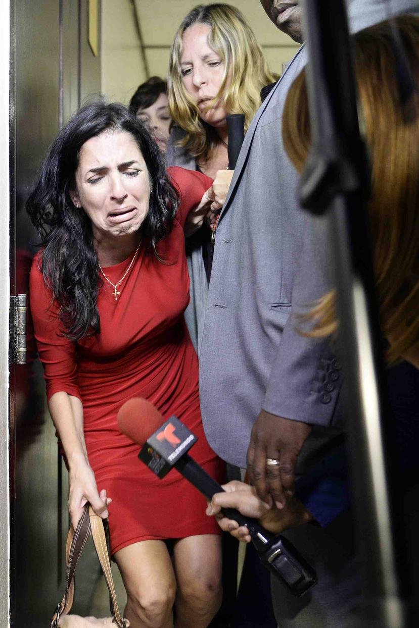 Ana Cacho salió llorando de sala tras la determinación del juez Carlos Salgado Schwarz.