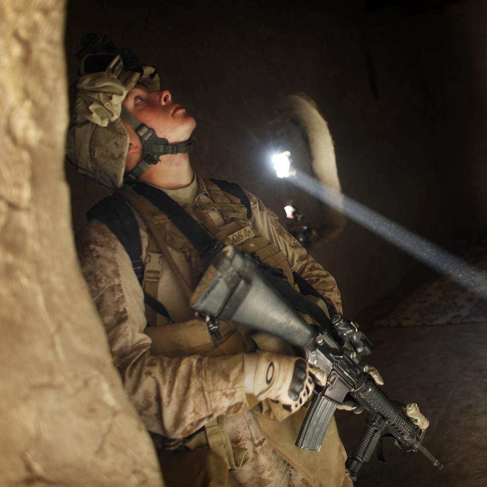 El soldado estadounidense Franklin Romans durante una operación en 2009 en el distrito Garmsir de la volátil provincia de Helmand, en el sur de Afganistán.
