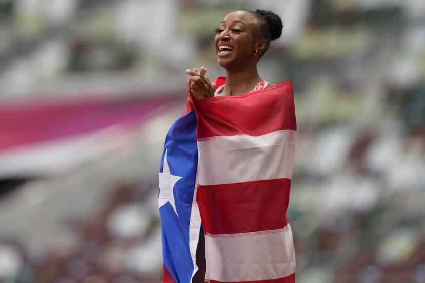 La puertorriqueña Jasmine Camacho-Quinn ganó oro por Puerto Rico en los 100 metros con vallas.