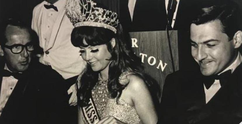 El 23 de julio de 1970, hizo historia al convertirse en la primera mujer puertorriqueña en recibir la corona del certamen Miss Universo.