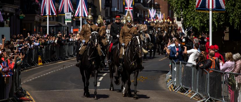 Ayer se realizaron los ensayos del destacamento militar que participará en el cortejo nupcial que recorrerá las calles de Windsor. (Foto: AP)