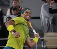 Rafael Nadal celebra tras conseguir la victoria contra Novak Djokovic.