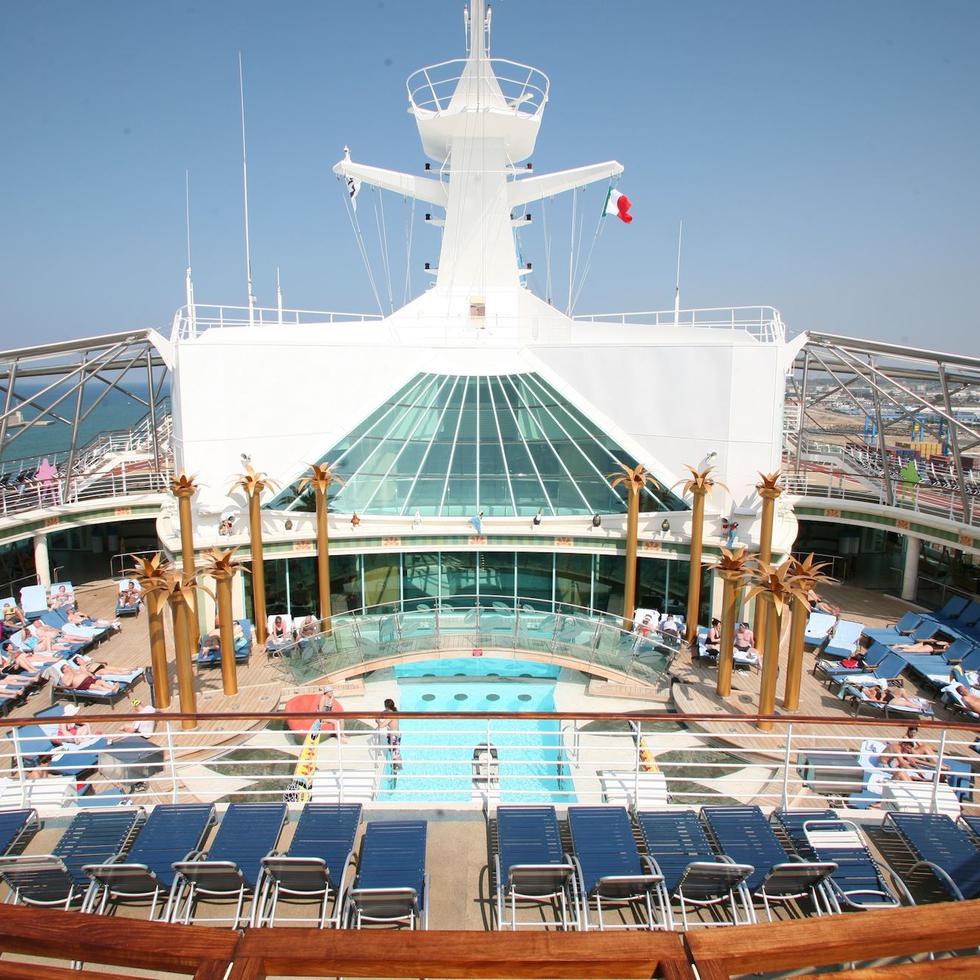 El Liberty of the Seas tiene capacidad para 4,960 pasajeros.