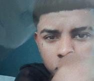 El Departamento de Corrección y Rehabilitación identificó al joven evadido como Yahir Rodríguez Aponte, de 19 años de edad y natural de Moca.