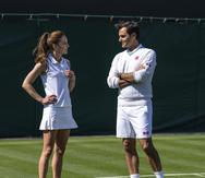 Kate Middleton conversa con el tenista Roger Federer.