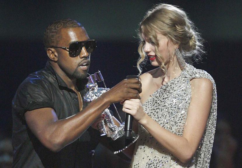 En el 2009, Kanye West irrumpió en el escenario los MTV Video Music Awards cuando Taylor Swift recogía su premio en la categoría de Mejor Vídeo Femenino para decir que la que verdaderamente se lo merecía era Beyoncé.