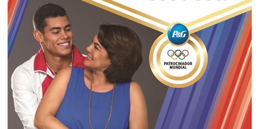 En la portada de la nueva edición de BrandSaver figura el clavadista puertorriqueño Rafael Quintero, que representará a Puerto Rico este verano en la Olimpiadas, junto a su mamá Nerva Díaz. (Suministrada)