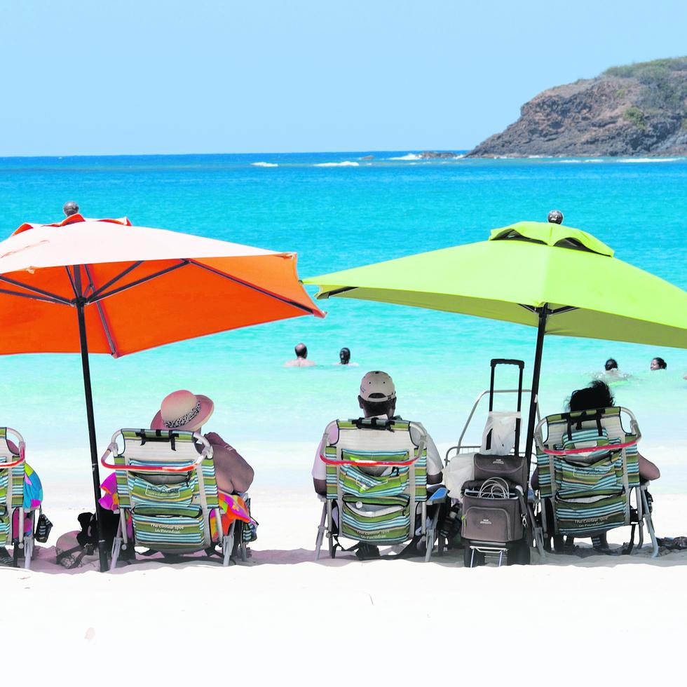 Un 45% de los viajeros planea disfrutar sus vacaciones en la playa durante los próximos 18 meses. También es más probable que reserven estancias más largas, visitas guiadas o actividades al aire libre para sus próximas vacaciones, informó Expedia Group.