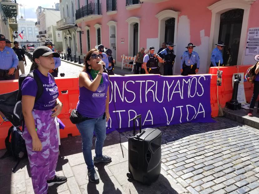 La Colectiva llegó hasta La Fortaleza en una manifestación.