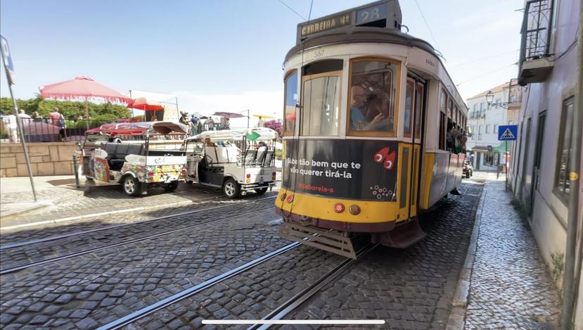 Clásico tranvía que todavía recorre las calles de Lisboa.