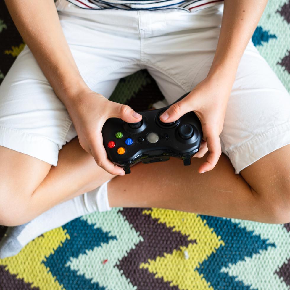 Es importante señalar que la adicción a los videojuegos puede afectar la salud física, debido a la naturaleza sedentaria de la mayoría de los juegos. (Rawpixel / Unsplash)