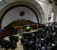 Vista general durante la sesión ordinaria del parlamento de Venezuela celebrada ayer. (EFE)