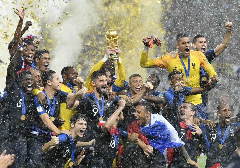Francia volvió a la cima de la Copa Mundial después de ganar su primera en 1998. (AP)