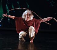 La bailarina y performera puertorriqueña Merián Soto explora en su nueva pieza las danzas con ramas.
