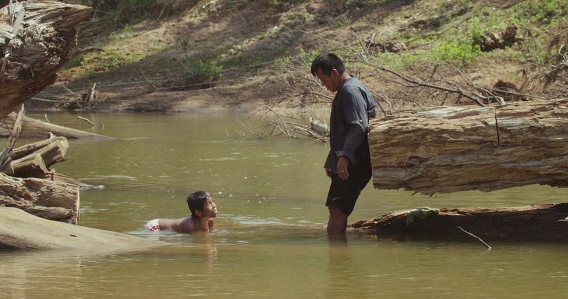 Fotograma cedido por Cabo Sur de Arlindo Ruiz  y Ricky Ruiz en una escena de Shirampari: Legacies of the River.