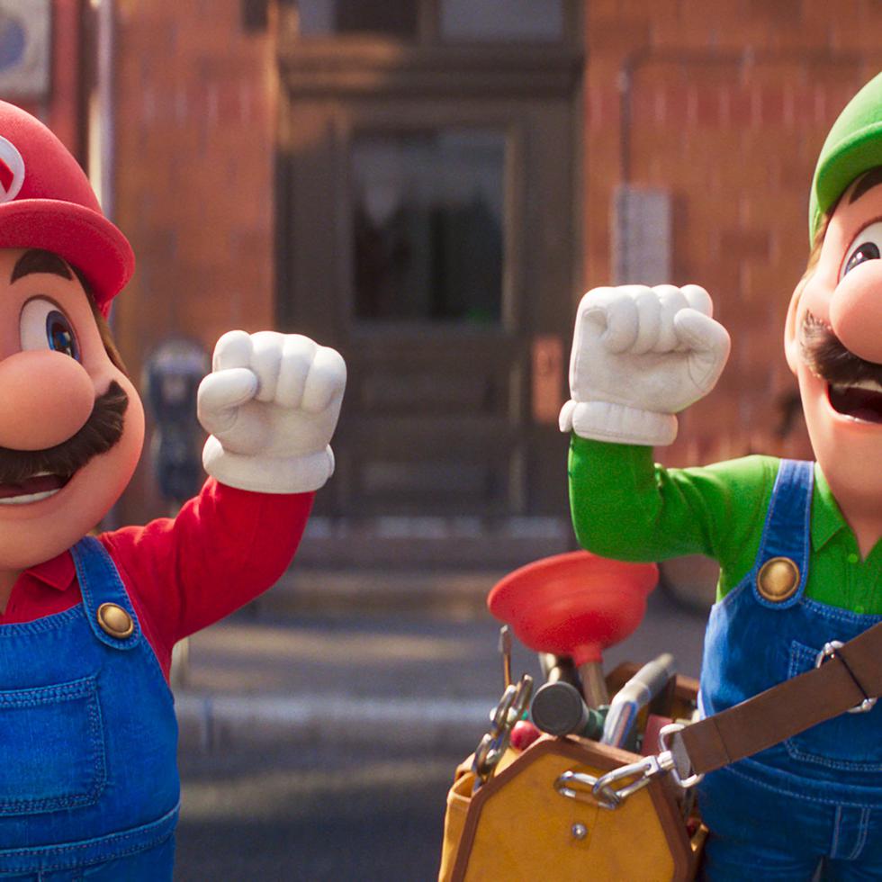 En esta imagen proporcionada por Nintendo y Universal Studios, Mario, con la voz de Chris Pratt, izquierda, y Luigi, con la voz de Charlie Day en "The Super Mario Bros. Movie".
