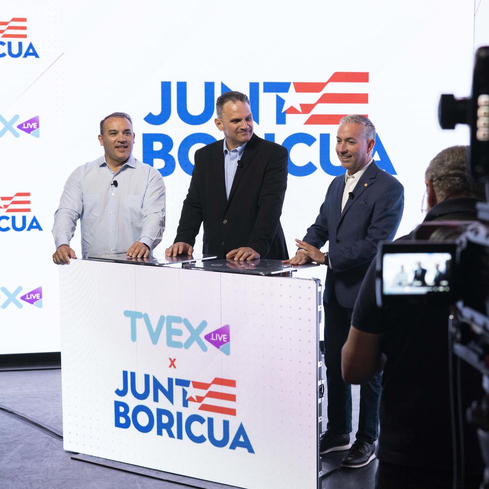 Desde la izquierda, el principal oficial ejecutivo de GFR Media, Pedro Zorrilla; el presidente de TVEX, Rolando Román; y el presidente de la Asociación Hecho en Puerto Rico, Jorge Ramírez.
