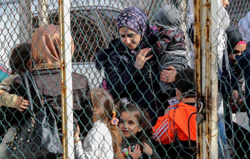 Refugiados sirios inician su viaje de regreso a casa desde distintas partes del Líbano. (EFE / Archivo)