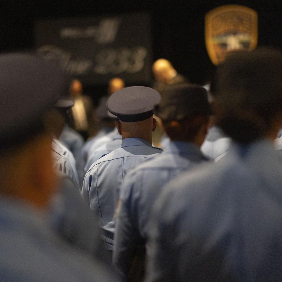 Bajo el plan propuesto, la Policía reclutar a personas con un mínimo de 18 años para entrar al programa de cadetes.