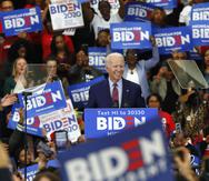 Se cree que Joe Biden considera -asimismo- a mujeres blancas como las senadoras Elizabeth Warren y Amy Klobuchar y la gobernadora de Michigan Gretchen Whitmer.  (AP)