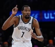 Kevin Durant tuvo un triple doble contra los rivales de la ciudad de Nueva York, los Knicks, en momentos en que su equipo de los Nets de Brooklyn está en contienda para el minitorneo 'play in'.