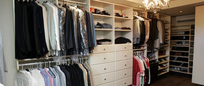 La organización de tu clóset te ayudará a seleccionar tu ropa de manera más acertada y rápida. (Archivo)