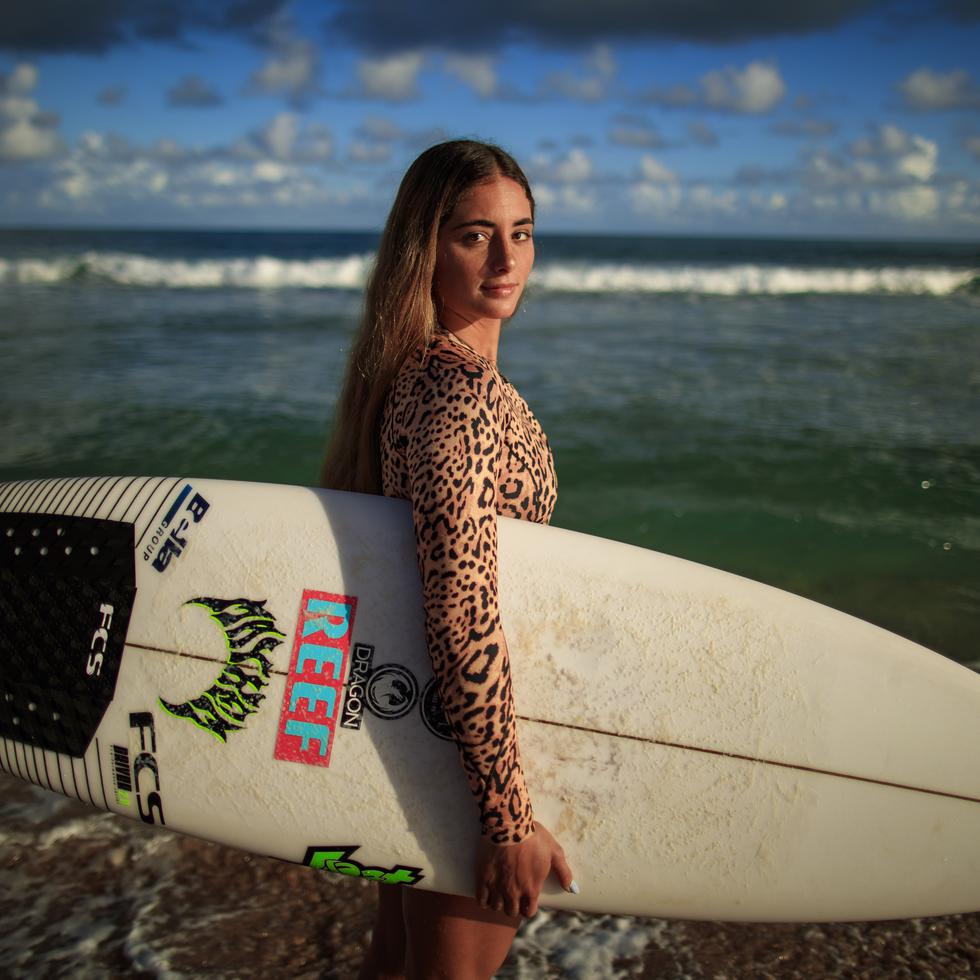 Havanna Cabrero, con 22 años, aspira a convertirse en la primera surfer de Puerto Rico en clasificar a unos Juegos Olímpicos.