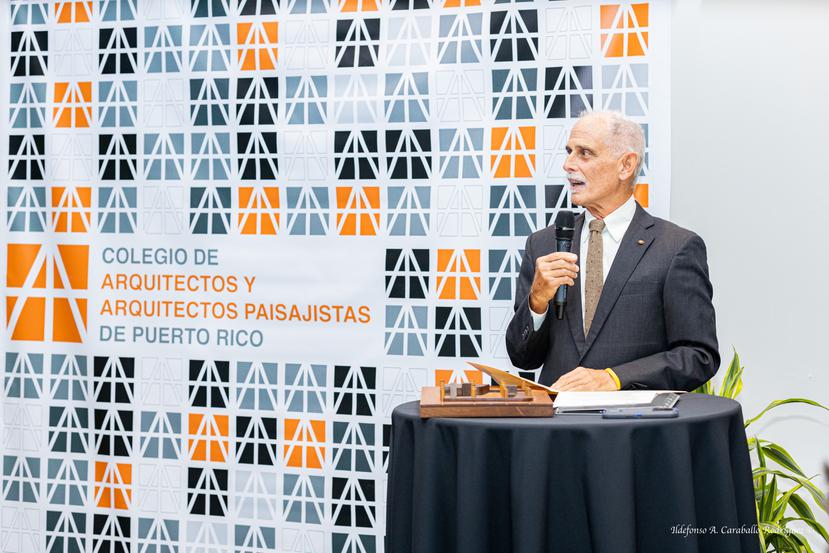 El arquitecto puertorriqueño José Ricardo Coleman Davis-Pagán, FAIA, durante el evento donde recibió el Premio Henry Klumb.