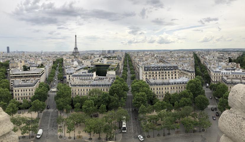 Vistazo aéreo de París desde el tope del Árco del Triunfo. (Gregorio Mayí/Especial para GFR Media)