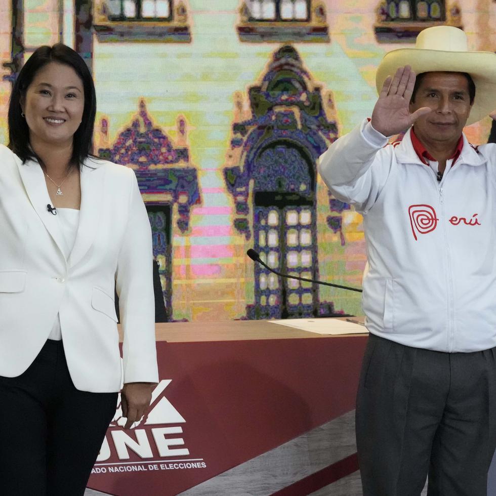 Los candidatos presidenciales Keiko Fujimori y Pedro Castillo durante un debate en Arequipa, Perú, el pasado domingo, 30 de mayo.